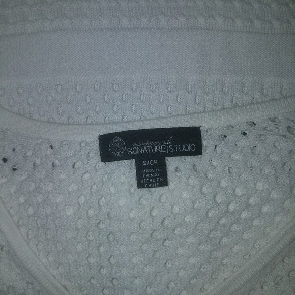 Signature Studio Top - Picture 4 of 4